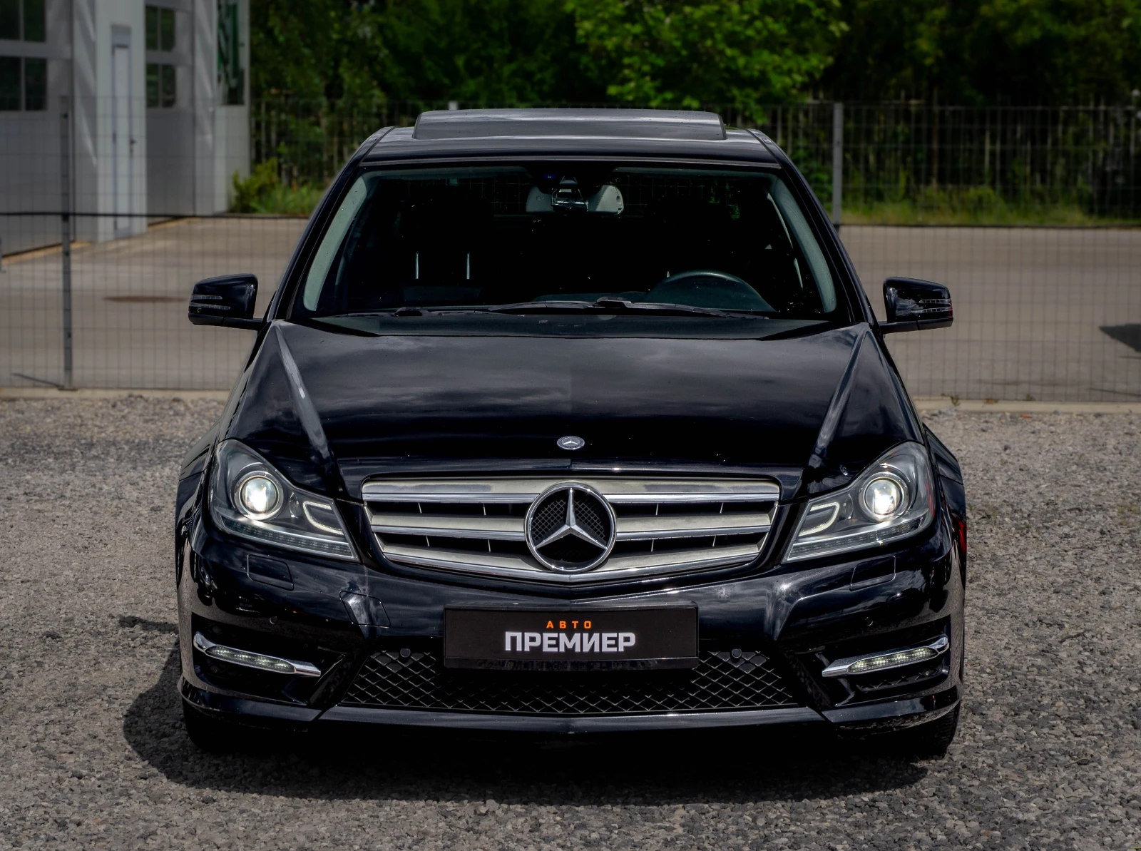 Mercedes-Benz C 200 2.0i-184hp-ПЕРФЕКТНА!, снимка 2 - Автомобили и джипове - 54765657