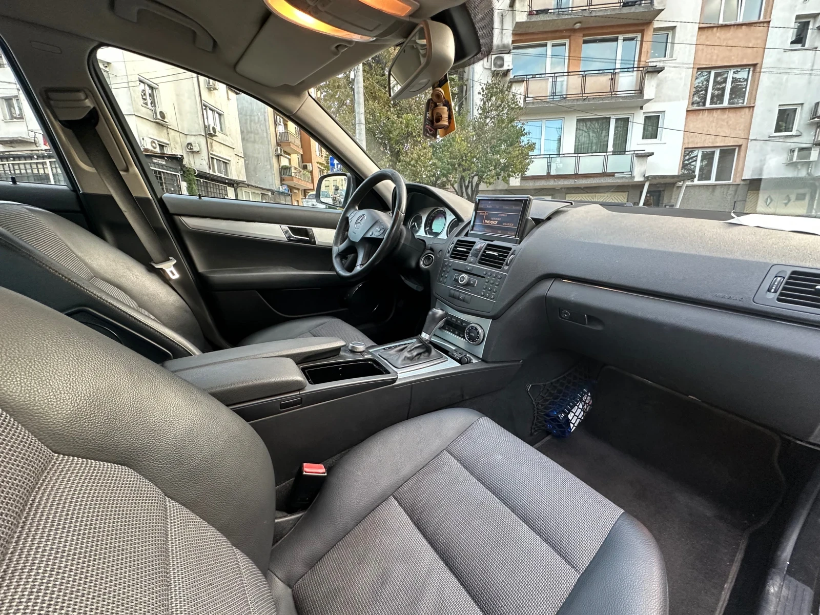 Mercedes-Benz C 320, снимка 8 - Автомобили и джипове - 56661186