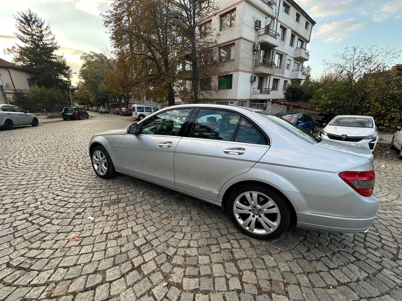 Mercedes-Benz C 320, снимка 5 - Автомобили и джипове - 56661186