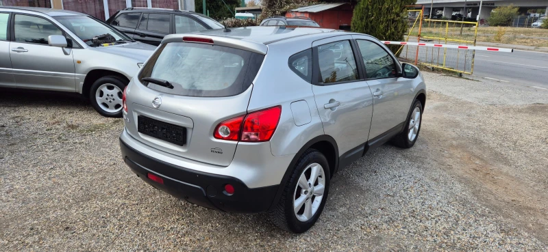 Nissan Qashqai 1.6i , снимка 5 - Автомобили и джипове - 52135843