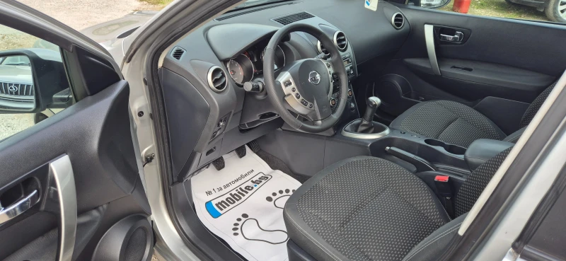 Nissan Qashqai 1.6i , снимка 8 - Автомобили и джипове - 52135843