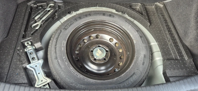 Nissan Qashqai 1.6i , снимка 14 - Автомобили и джипове - 52135843