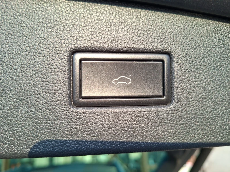 VW Tiguan VW Tiguan 2.0TDI* 150ps* 4motion* Distronic* НАВИ*, снимка 13 - Автомобили и джипове - 53328615