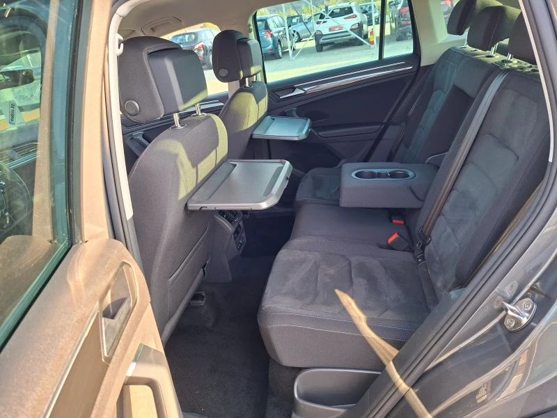 VW Tiguan VW Tiguan 2.0TDI* 150ps* 4motion* Distronic* НАВИ*, снимка 11 - Автомобили и джипове - 53328615