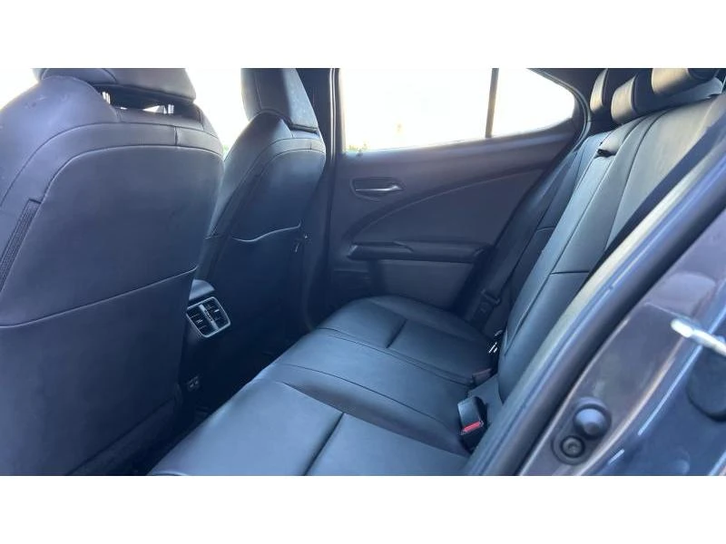 Lexus UX 2.0H F-Sport, снимка 17 - Автомобили и джипове - 53036256