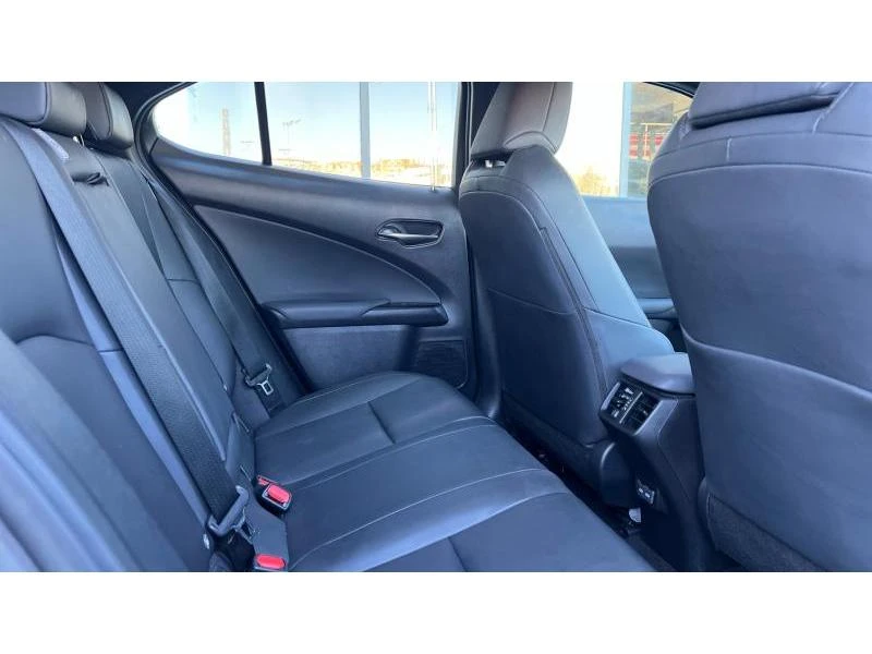 Lexus UX 2.0H F-Sport, снимка 16 - Автомобили и джипове - 53036256