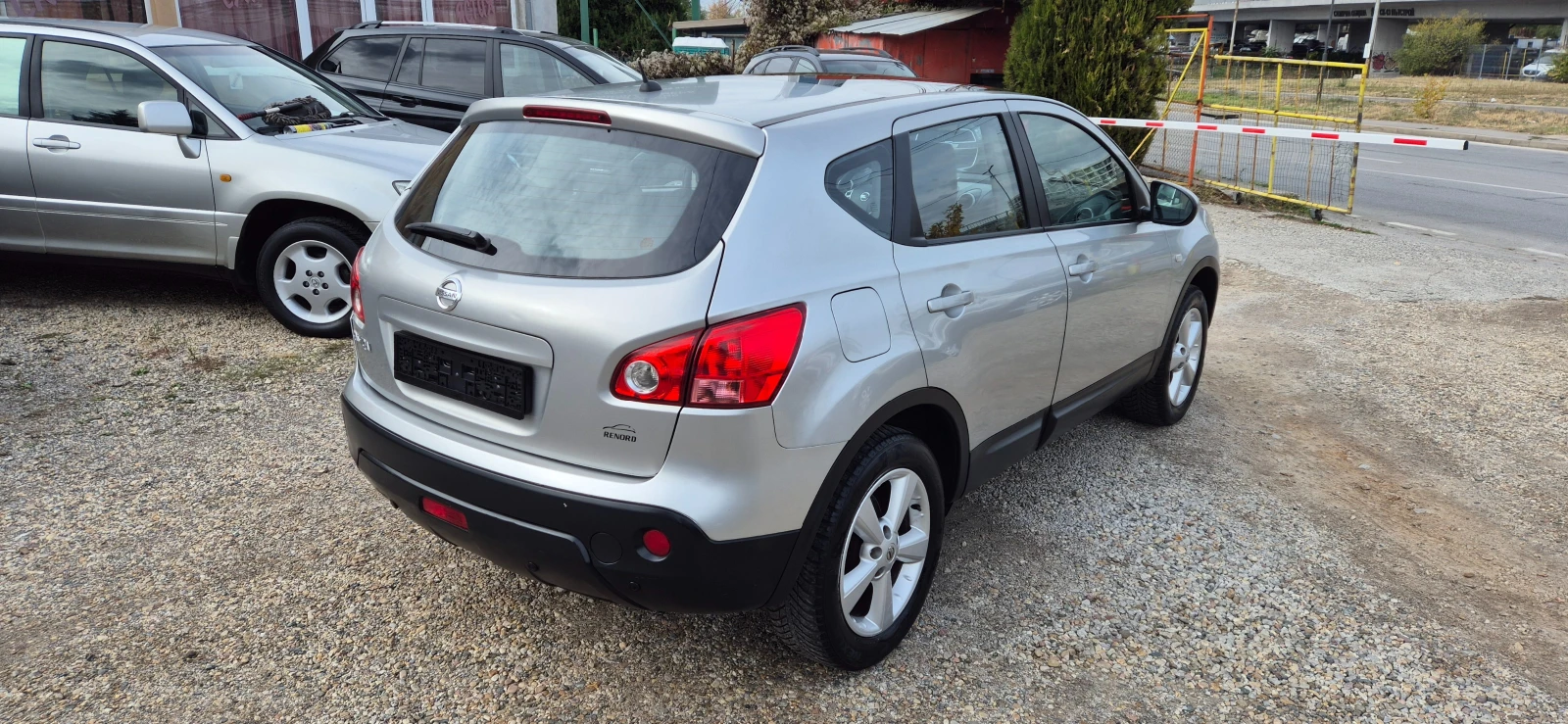 Nissan Qashqai 1.6i  - изображение 5