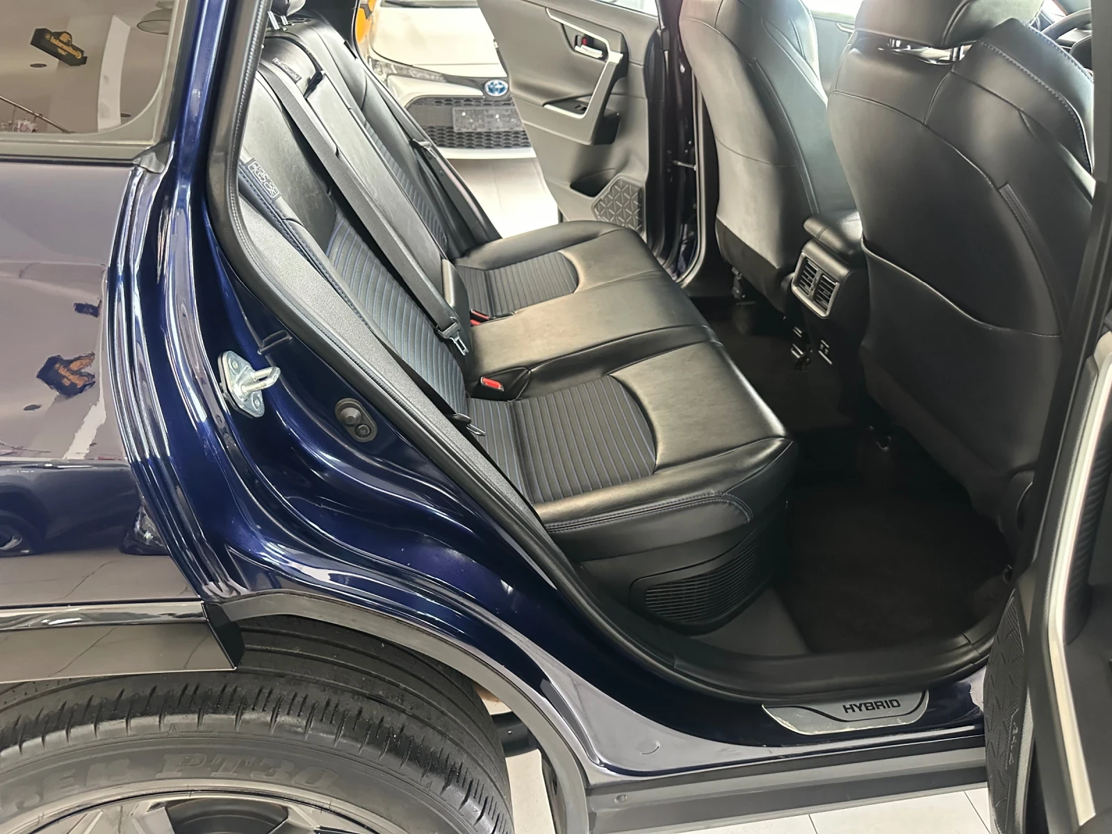 Toyota Rav4 Style* 4x4 - изображение 9