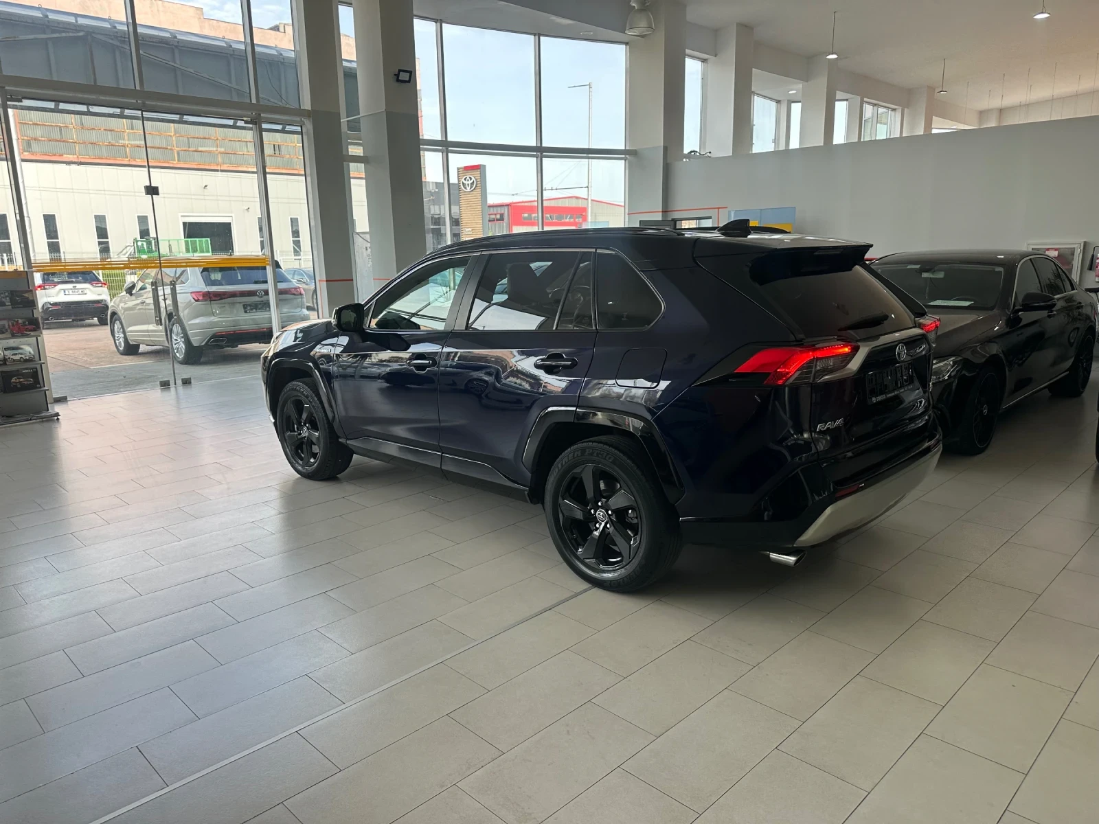 Toyota Rav4 Style* 4x4 - изображение 4