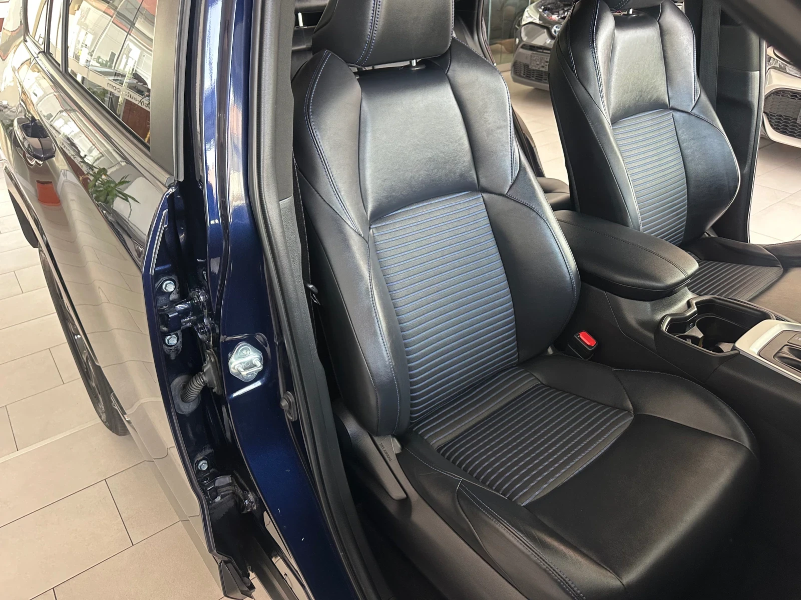 Toyota Rav4 Style* 4x4 - изображение 10