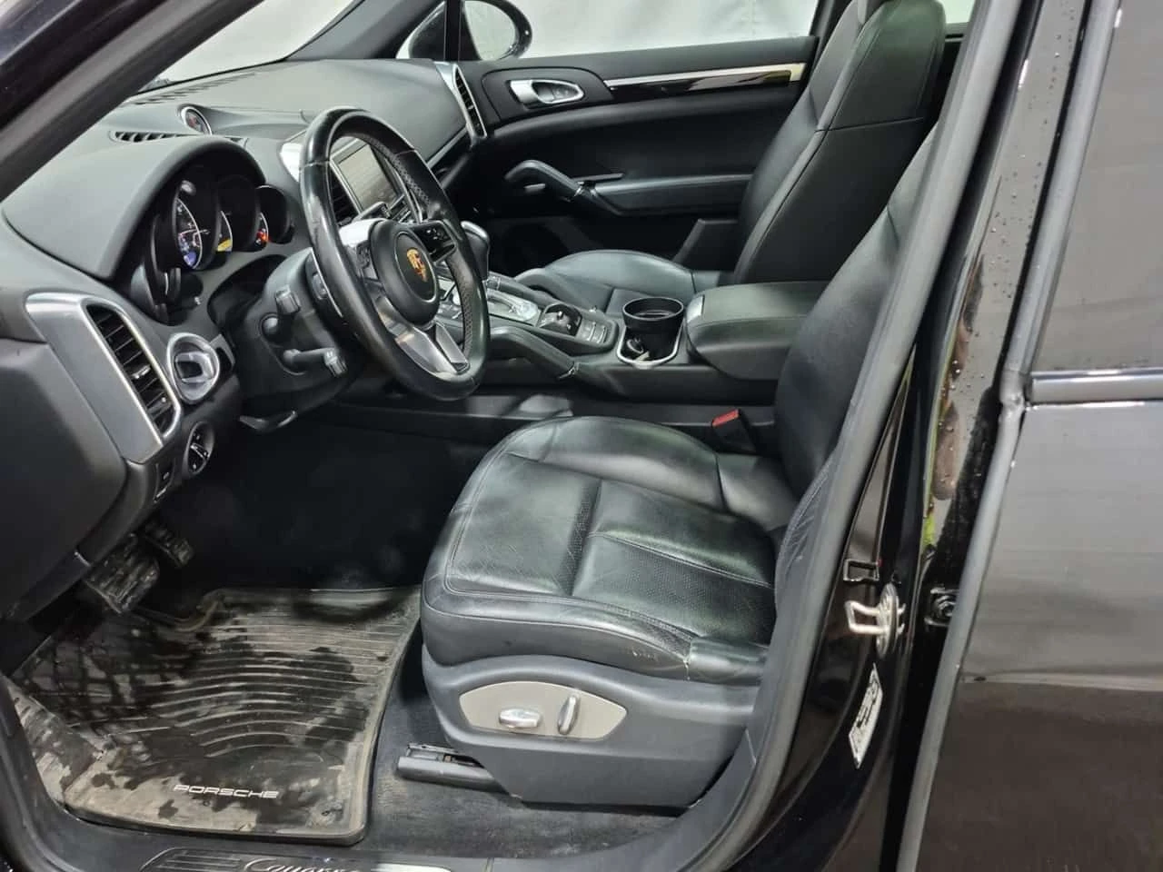 Porsche Cayenne * AWD 4DR * ПАНОРАМА* ПОДГРЕВ* КАМЕРА* , снимка 8 - Автомобили и джипове - 54699514