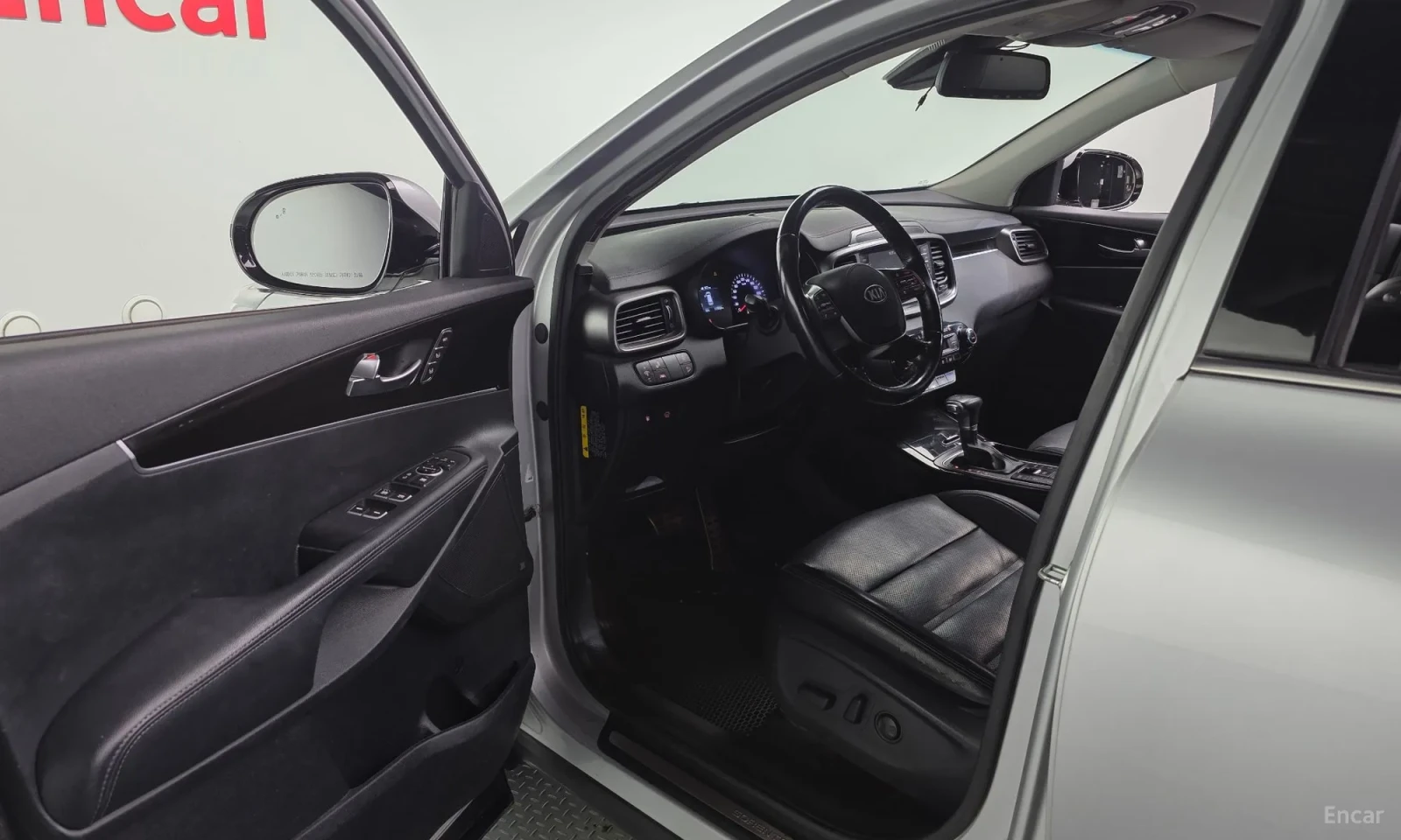 Kia Sorento 2.2 4WD\Фейслифт\Реални километри\360 камери, снимка 10 - Автомобили и джипове - 55584698