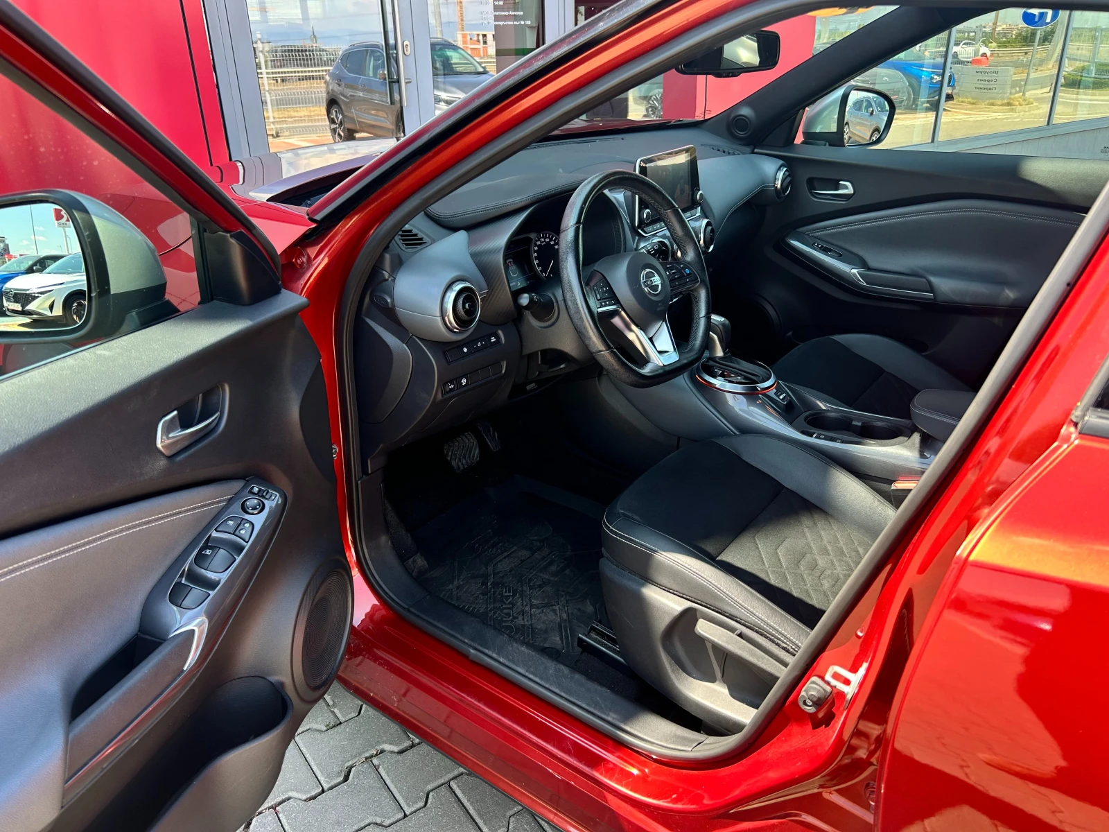 Nissan Juke 1.0 DIG-T Tekna A/T, снимка 4 - Автомобили и джипове - 55613398