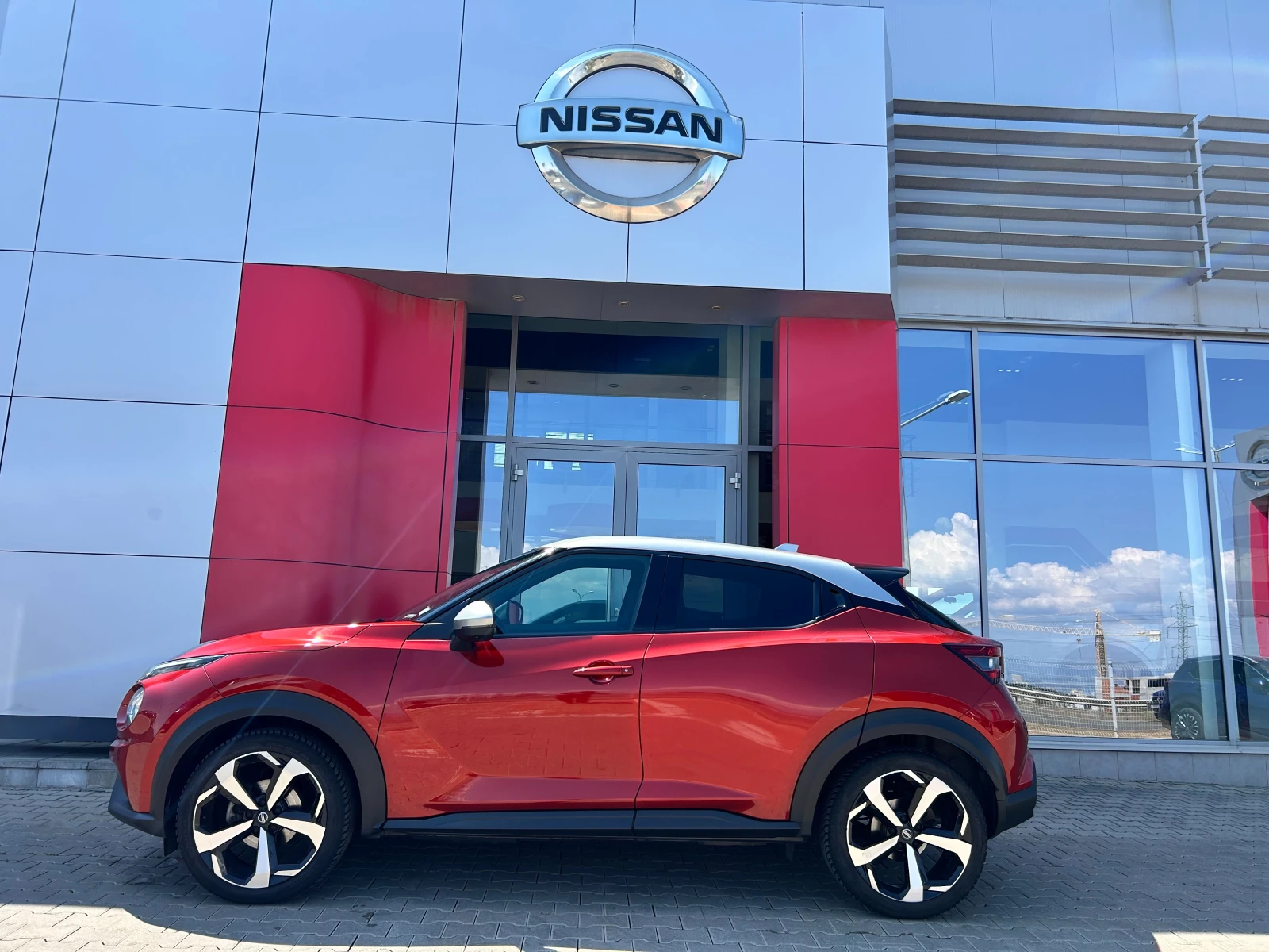 Nissan Juke 1.0 DIG-T Tekna A/T, снимка 2 - Автомобили и джипове - 55613398