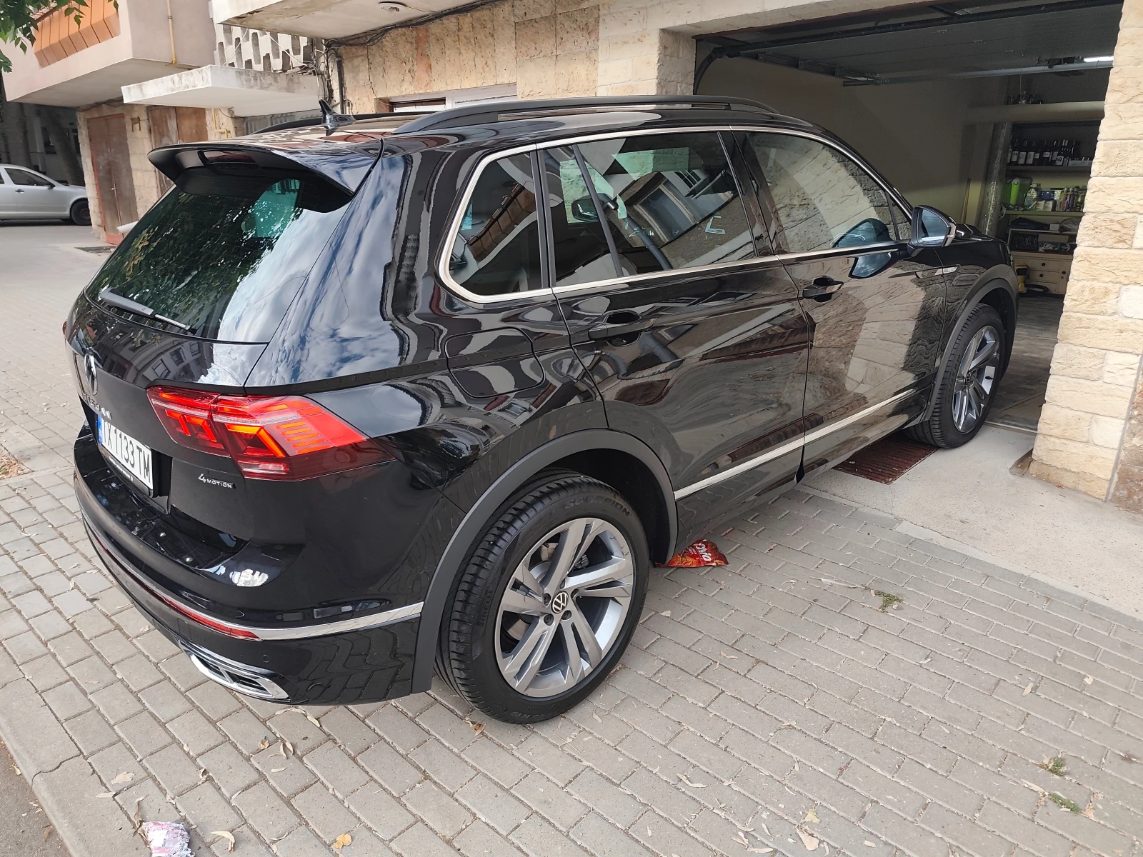VW Tiguan R-Line, снимка 9 - Автомобили и джипове - 55725977