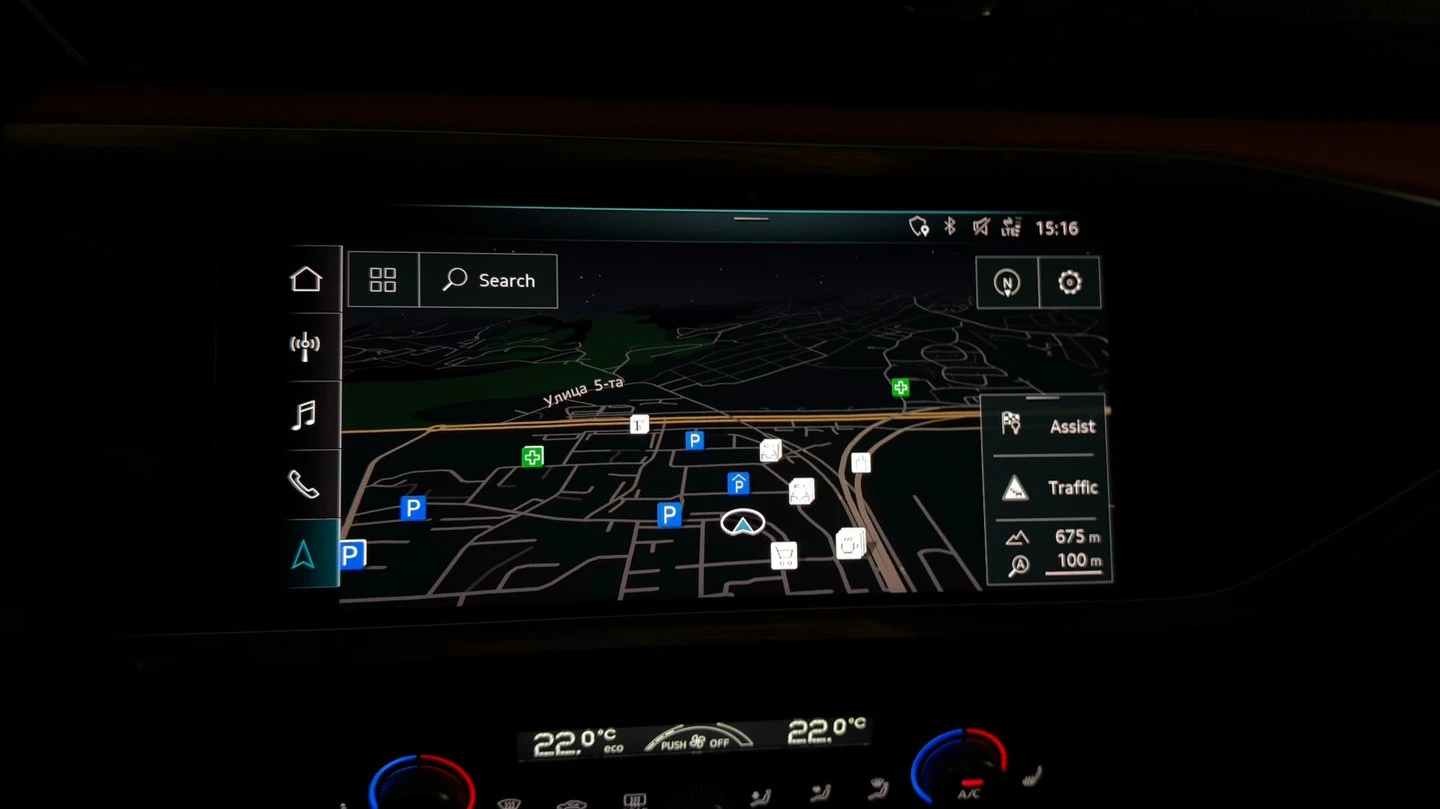 Audi Q3, снимка 8 - Автомобили и джипове - 56329192