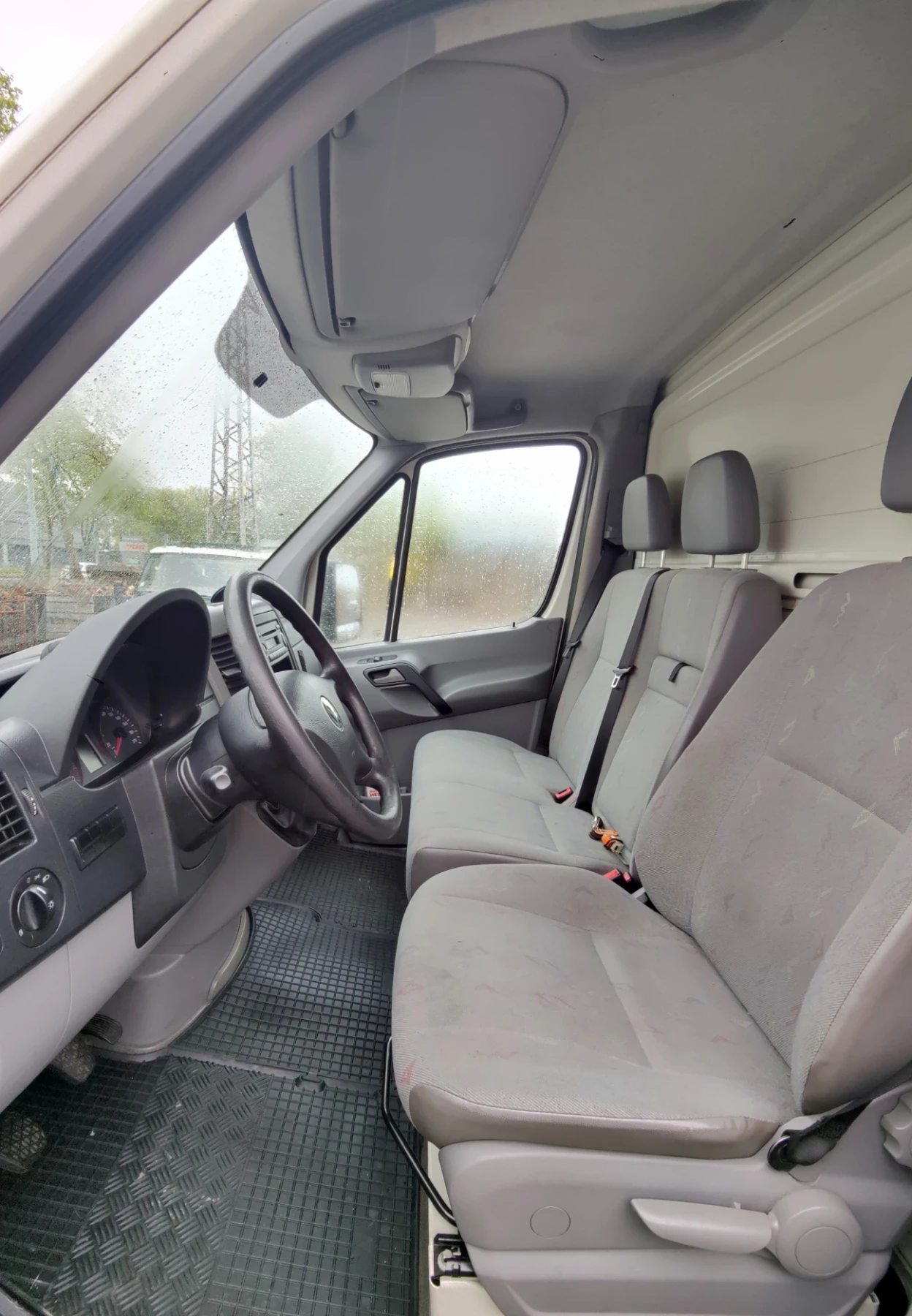 VW Crafter Фургон, снимка 13 - Бусове и автобуси - 54379961