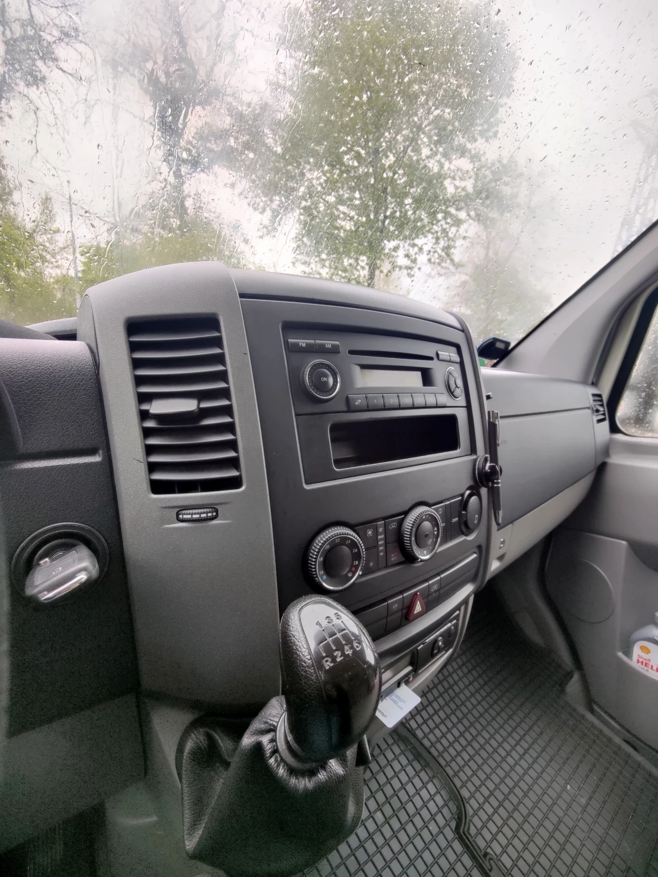 VW Crafter Фургон, снимка 14 - Бусове и автобуси - 54379961