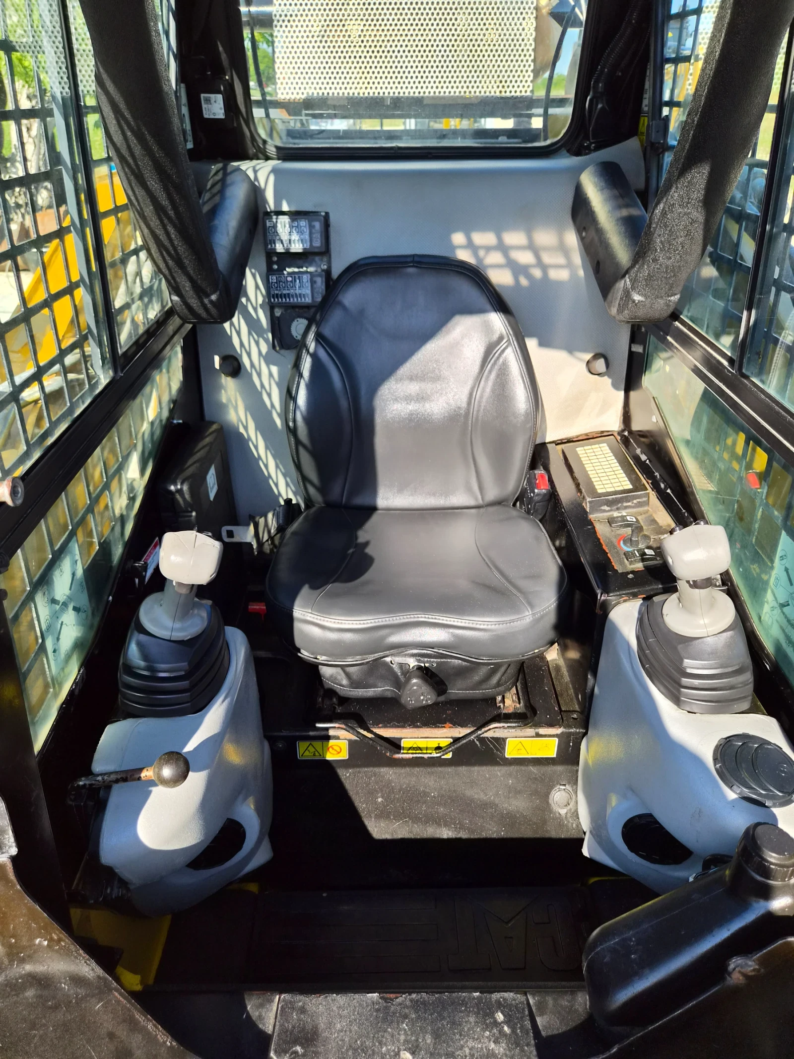 ���� ����� �������� Cat 259 B/4.2�/�����/������/����.����������/�������� | Mobile.bg � ����������� 10
