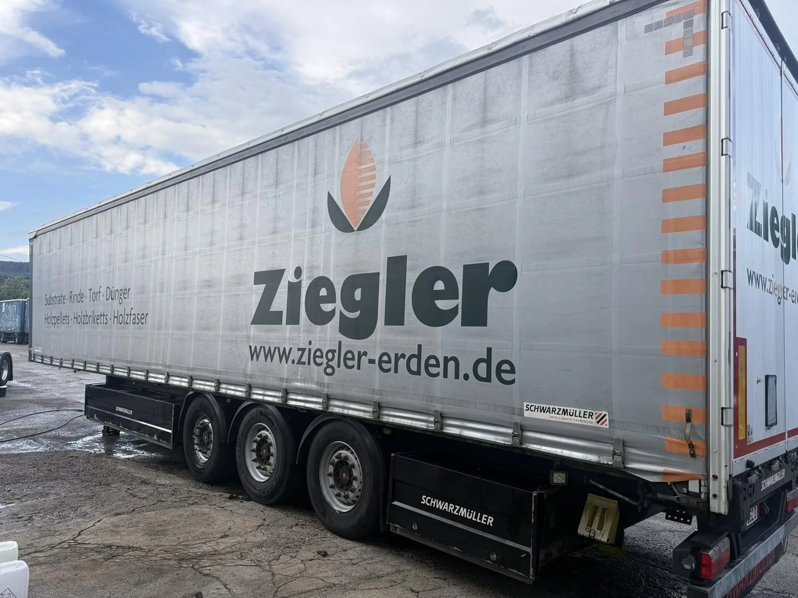 Полуремарке Schwarzmuller 6380 кг.тара / буге , снимка 7 - Ремаркета - 55768048