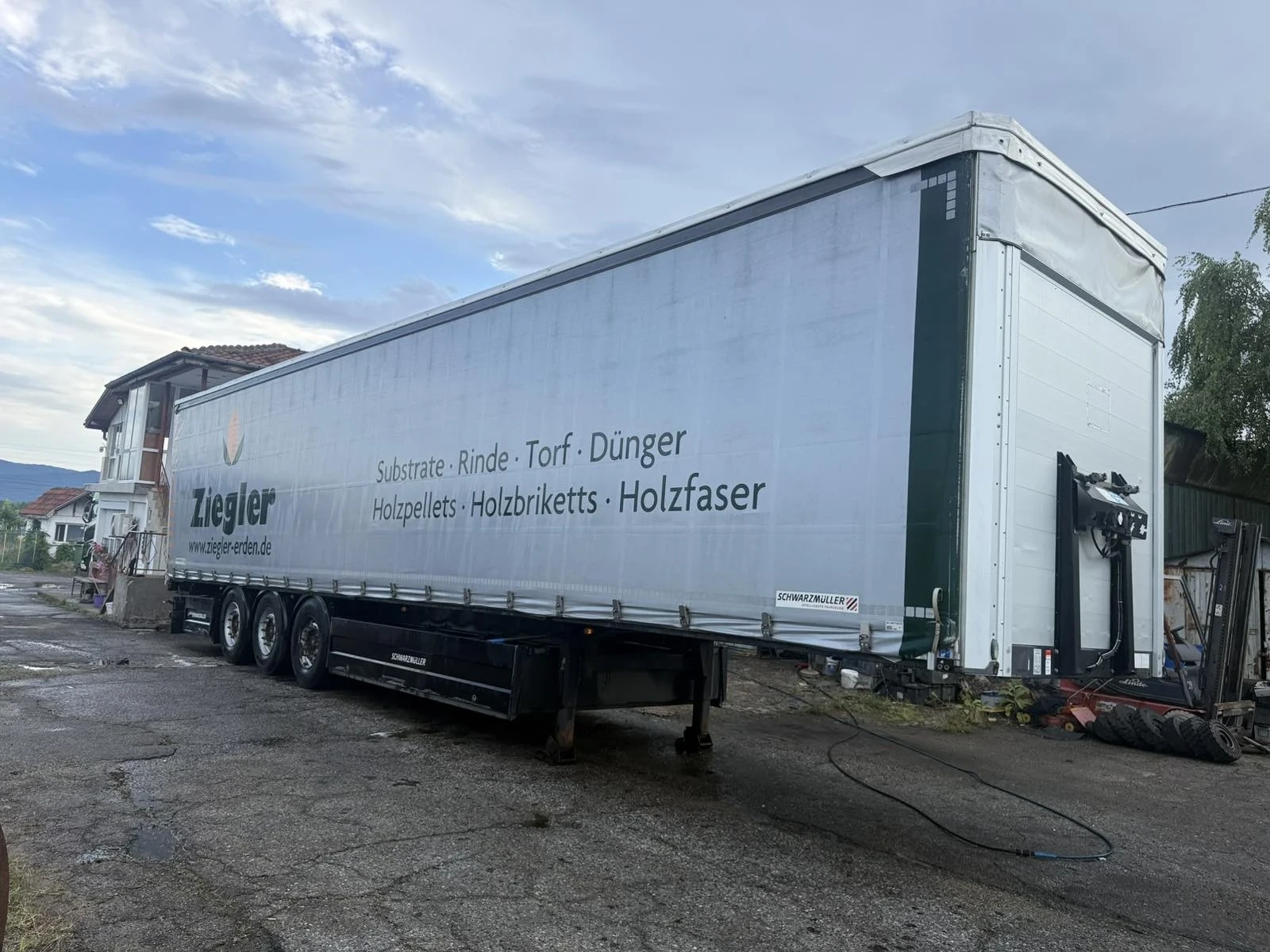 Полуремарке Schwarzmuller 6380 кг.тара / буге , снимка 3 - Ремаркета - 55768048
