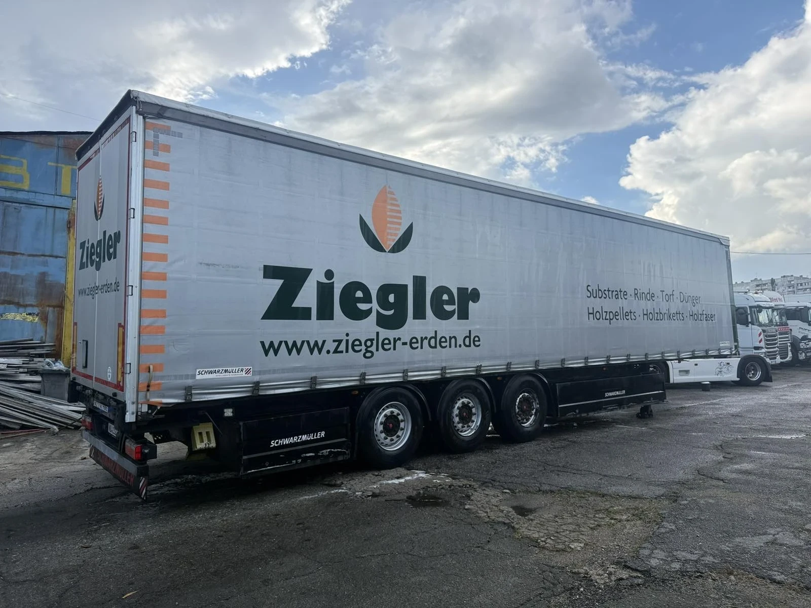 Полуремарке Schwarzmuller 6380 кг.тара / буге , снимка 5 - Ремаркета - 55768048