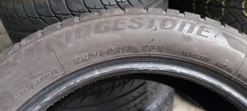 Гуми Зимни 225/50R18, снимка 7 - Гуми и джанти - 30924824