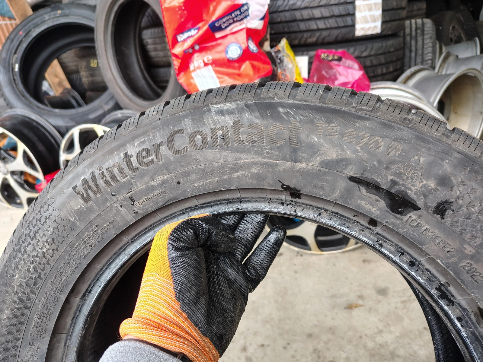 Гуми Зимни 215/65R16, снимка 4 - Гуми и джанти - 54085839