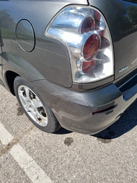 Toyota Corolla verso, снимка 9