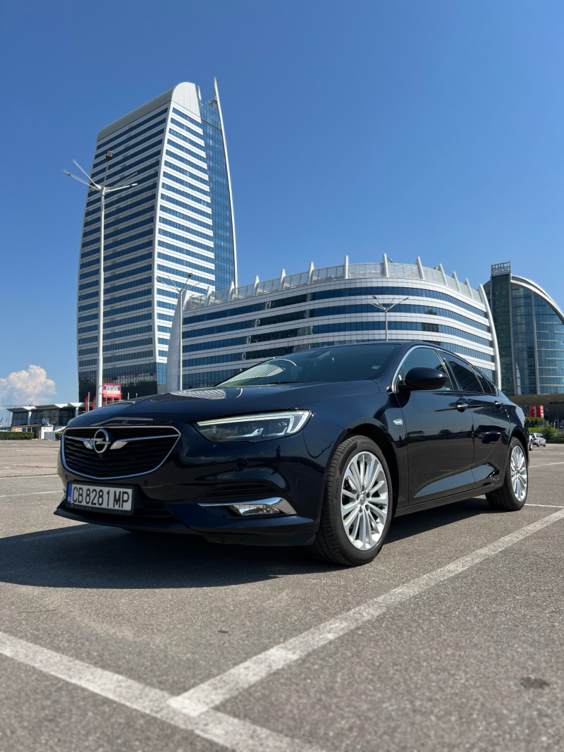 Opel Insignia, снимка 1 - Автомобили и джипове - 46207151