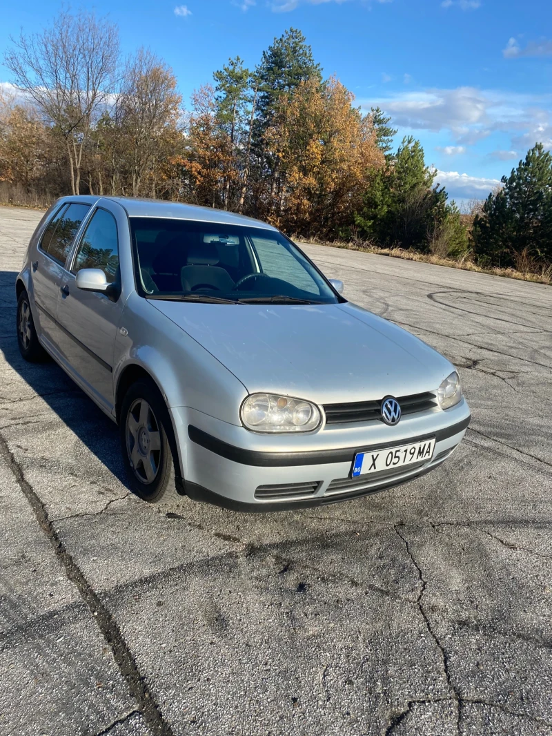 VW Golf, снимка 1 - Автомобили и джипове - 48137509