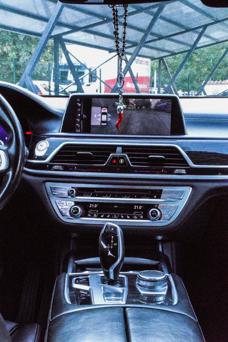 BMW 730 Long/M-Packet/Distronic/Alpina/Xdrive, снимка 9 - Автомобили и джипове - 51327666