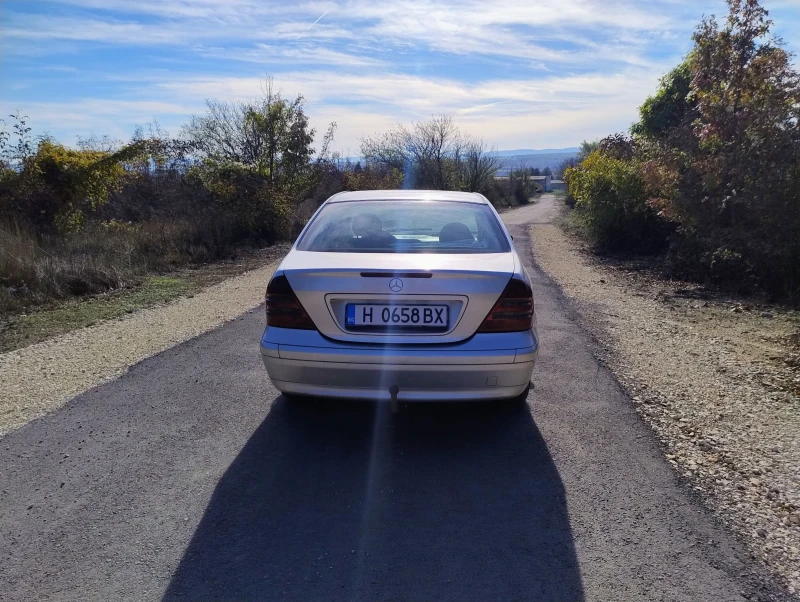 Mercedes-Benz C 220 C 220 CDI, снимка 2 - Автомобили и джипове - 52649017
