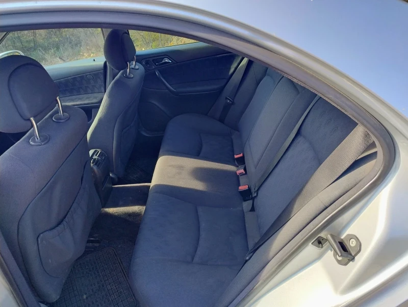 Mercedes-Benz C 220 C 220 CDI, снимка 6 - Автомобили и джипове - 52649017