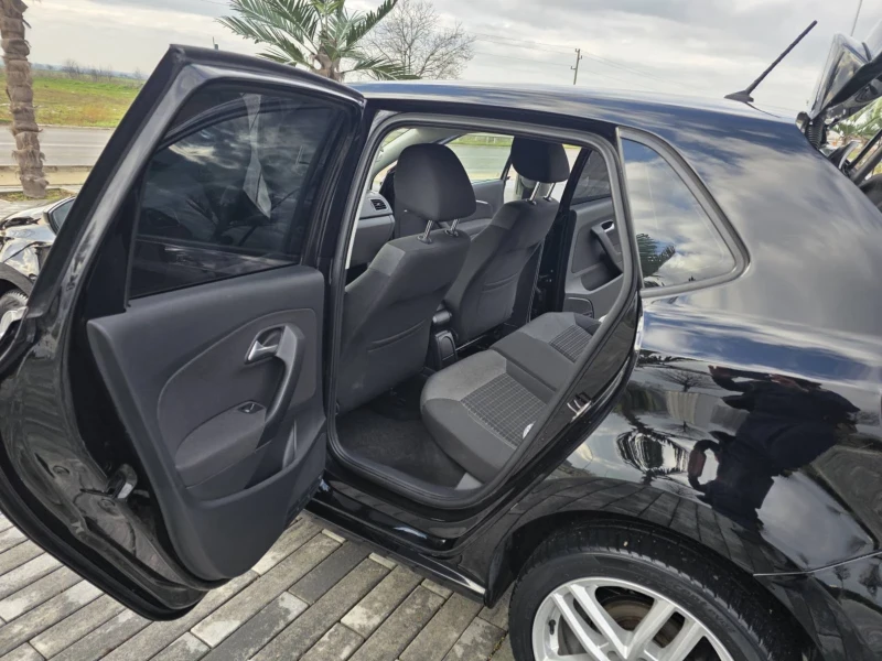 VW Polo, снимка 12 - Автомобили и джипове - 53117443
