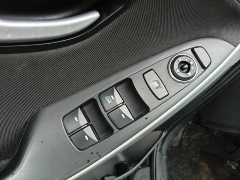 Hyundai I30 1.4 MPI, снимка 13 - Автомобили и джипове - 53344212