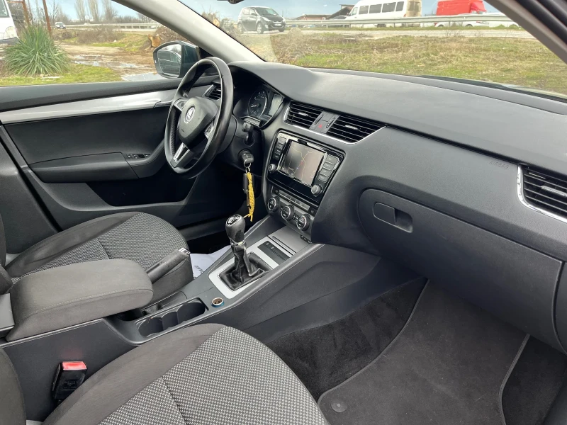 Skoda Octavia 1.4I-FEIS-NAVI-ITALIA, снимка 5 - Автомобили и джипове - 53568695