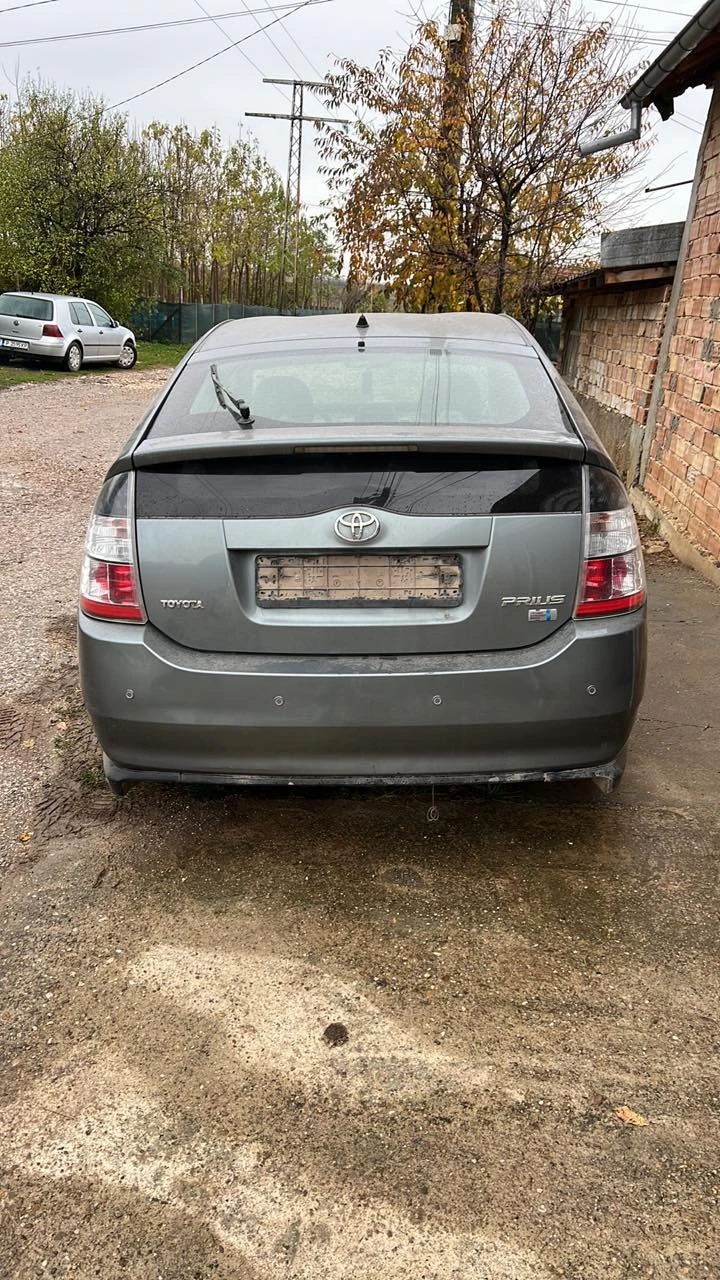 Toyota Prius 1.5 HYBRID, снимка 3 - Автомобили и джипове - 38772151