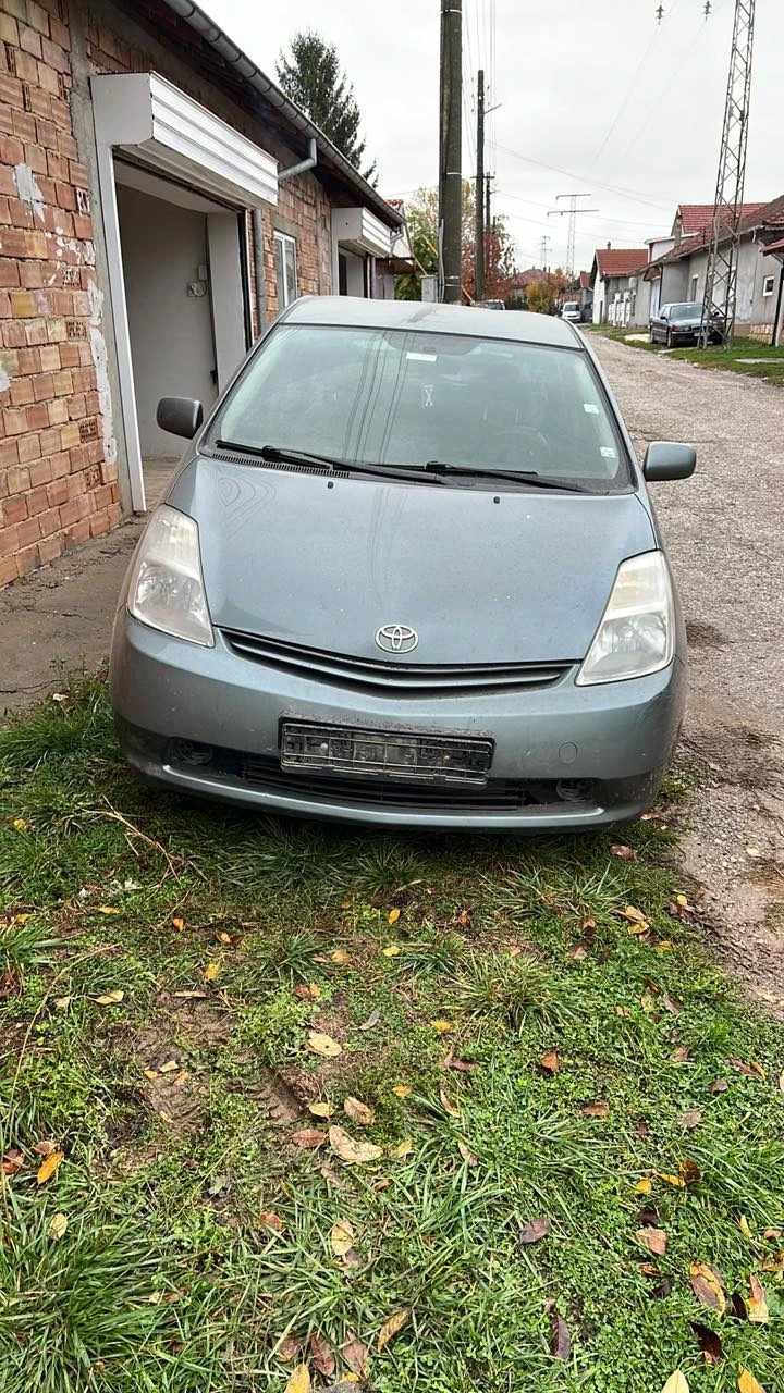 Toyota Prius 1.5 HYBRID, снимка 2 - Автомобили и джипове - 38772151