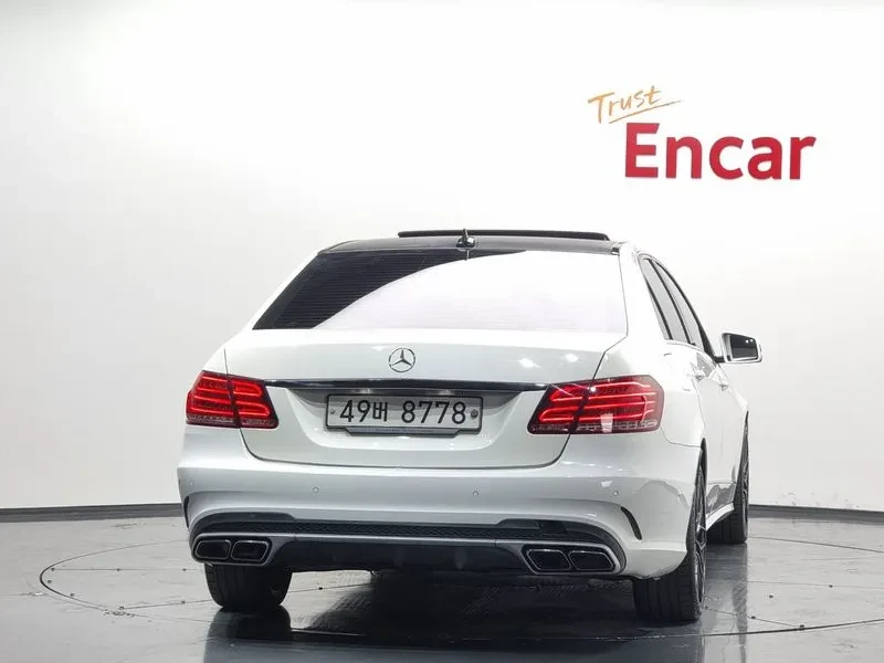 Mercedes-Benz E 220 CDI Avantgarde - изображение 4