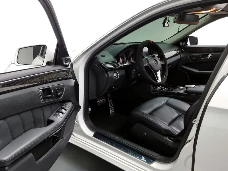 Mercedes-Benz E 220 CDI Avantgarde - изображение 10