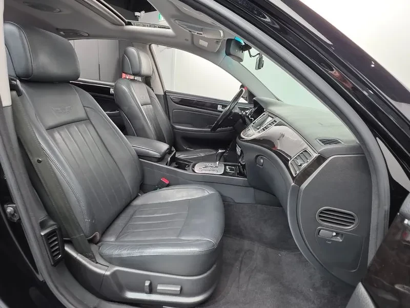 Hyundai Genesis 3.3, снимка 10 - Автомобили и джипове - 54618177