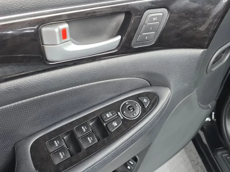 Hyundai Genesis 3.3, снимка 13 - Автомобили и джипове - 54618177