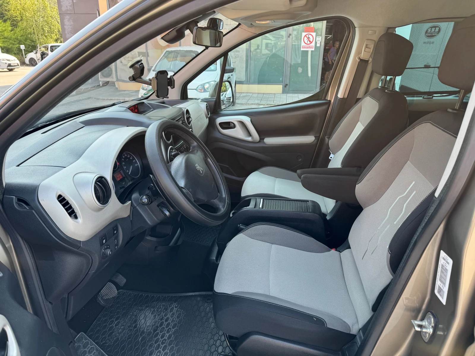 Peugeot Partner Tepee 1.6 HDI - изображение 8