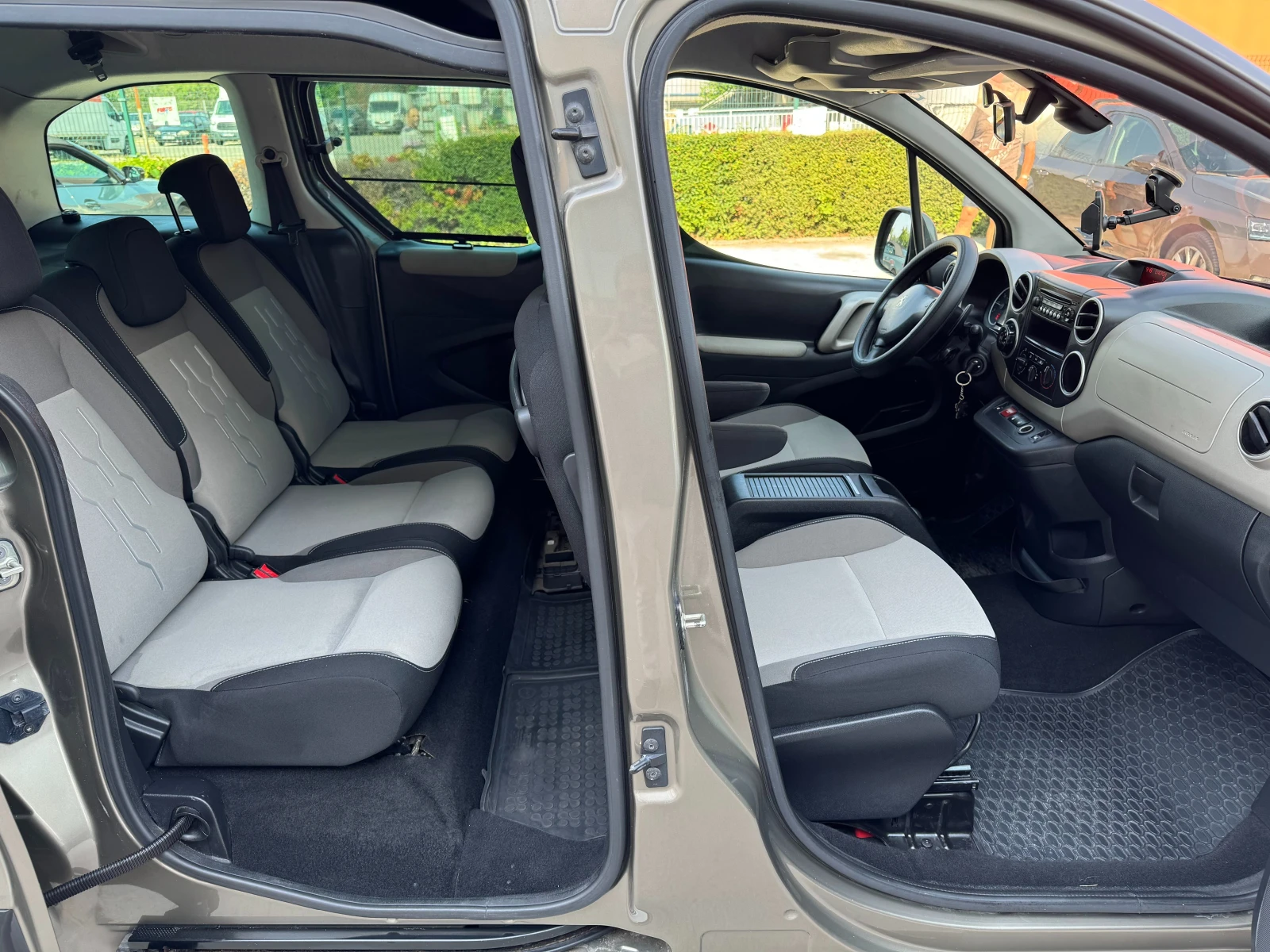 Peugeot Partner Tepee 1.6 HDI - изображение 4