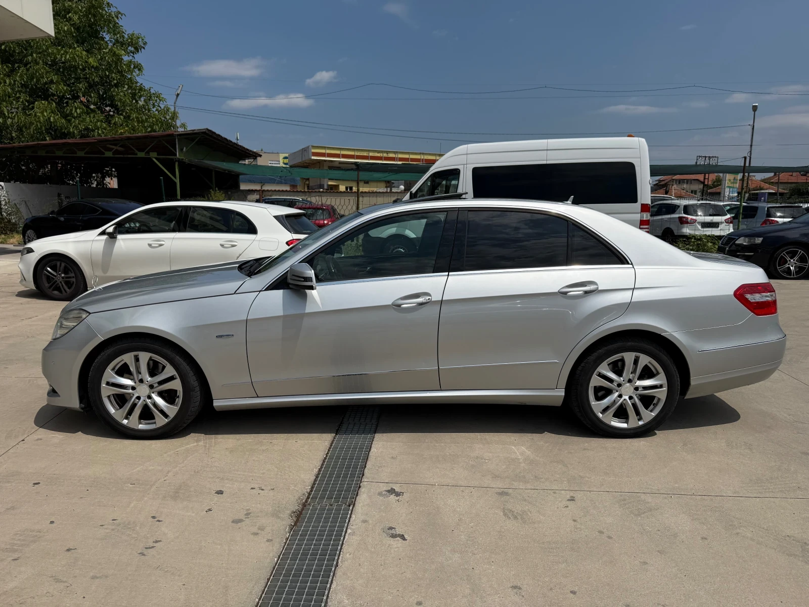 Mercedes-Benz E 350  - изображение 4