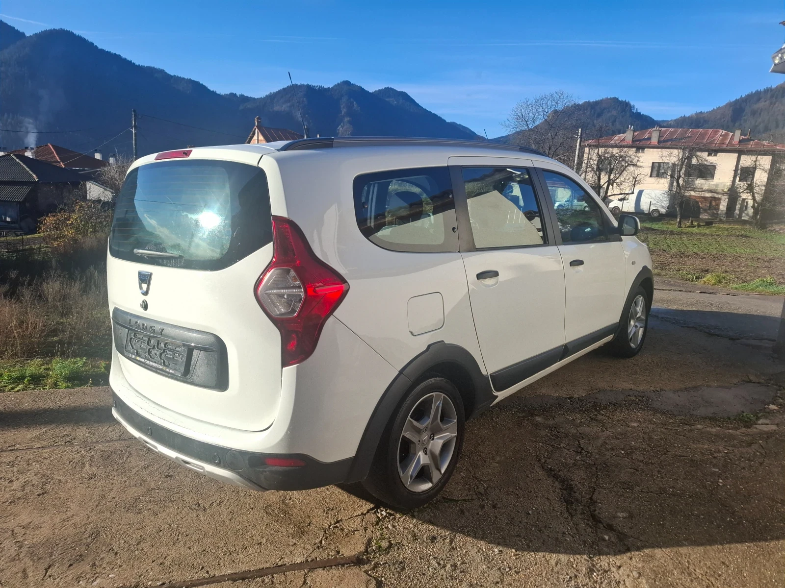 Dacia Lodgy STEPWEY  - изображение 4