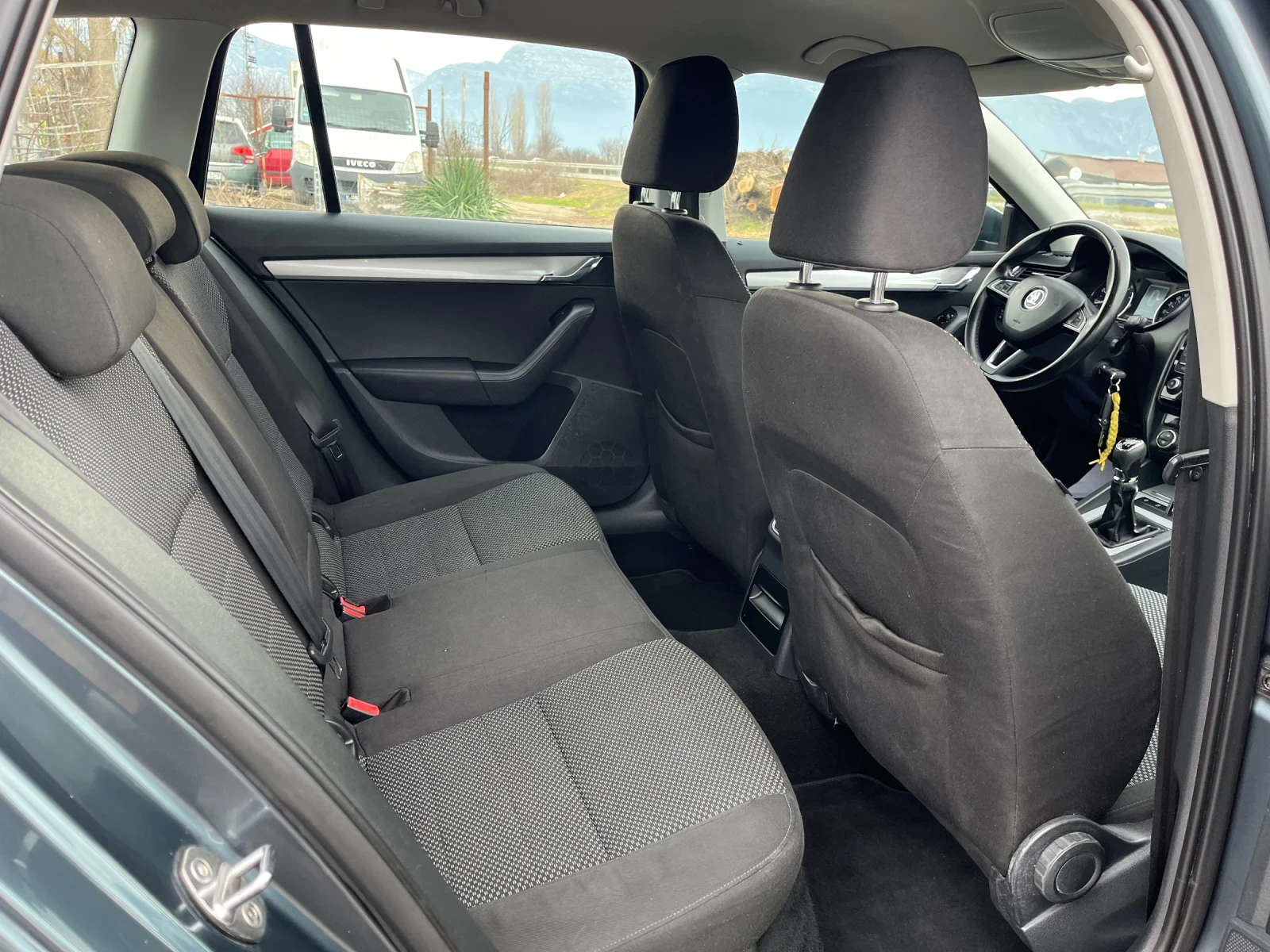 Skoda Octavia 1.4I-FEIS-NAVI-ITALIA - изображение 7