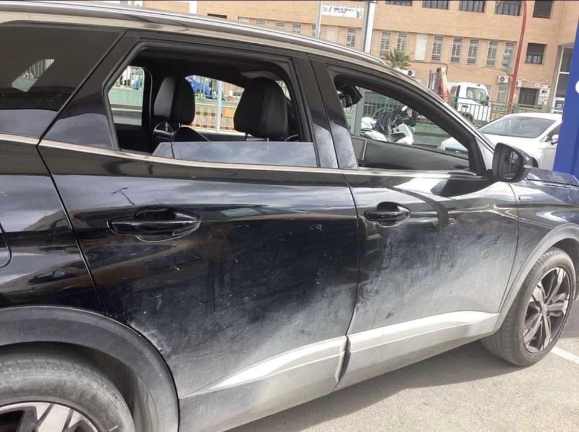 Peugeot 3008 1.5 Blue-HDi GT Line Avtomat , снимка 4 - Автомобили и джипове - 53770731