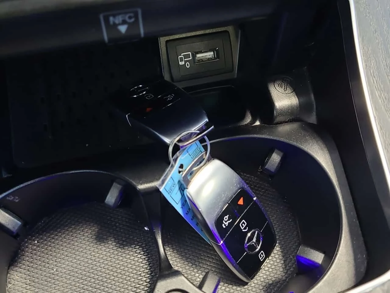 Mercedes-Benz E 350 | DISTRONIC| 360| PANO| BURMESTER | CARFAX, снимка 11 - Автомобили и джипове - 54002310